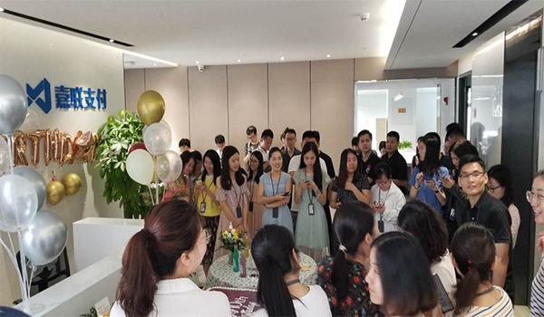 888���ŵ�����Ϸ(�й���)���޹�˾����